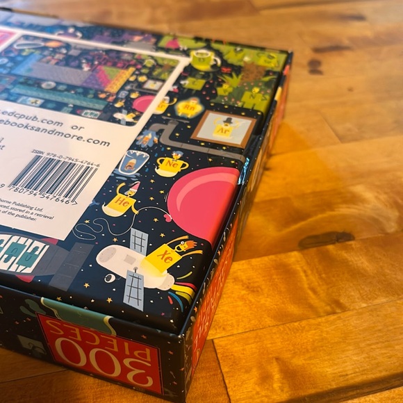 NIB Book & Jigsaw Puzzle Periodic Tablel - Picture 3 of 3